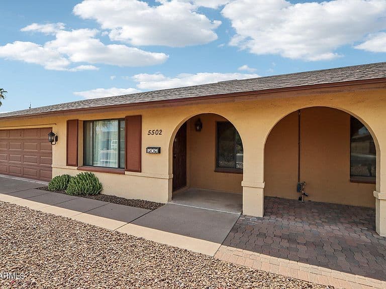 5502 S HAZELTON Lane photo 3