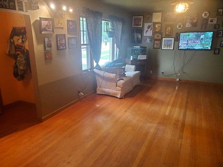 403 W Elm St photo 5