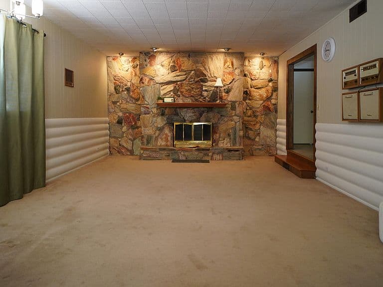 461 W Scott Dr photo 4