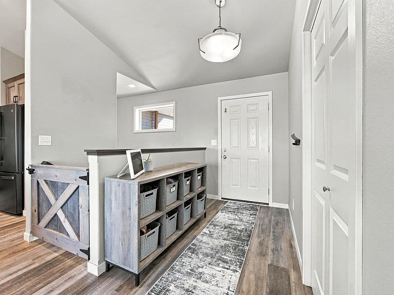 803 Blaine St N photo 4
