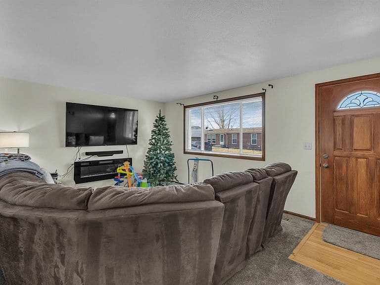 1147 Palisades Ct photo 5