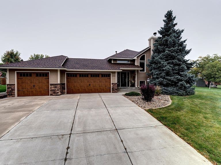 4922 Raven Cir photo 2