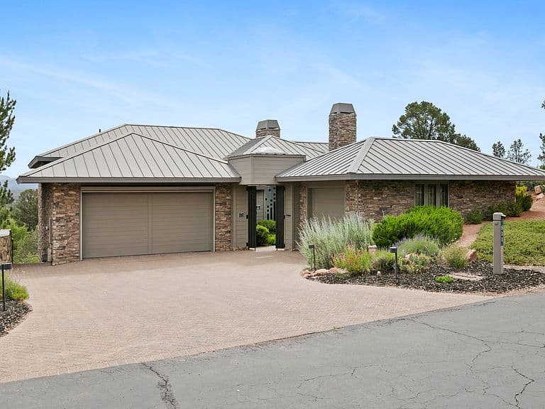 511 N Grapevine Dr photo 2