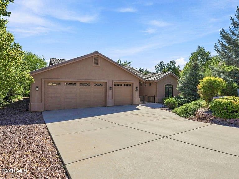 6000 Symphony Dr photo 2