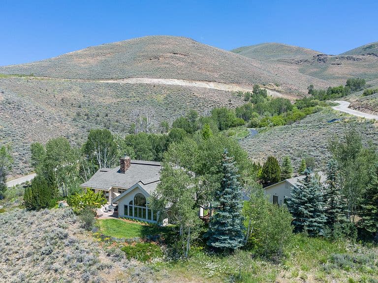 202 Bannock Dr photo 2