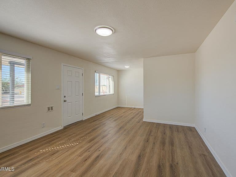 680 W RAYMOND Street photo 4