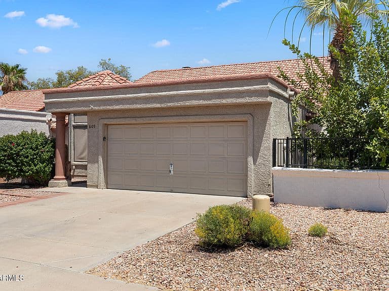 609 S DANYELL Drive photo 5