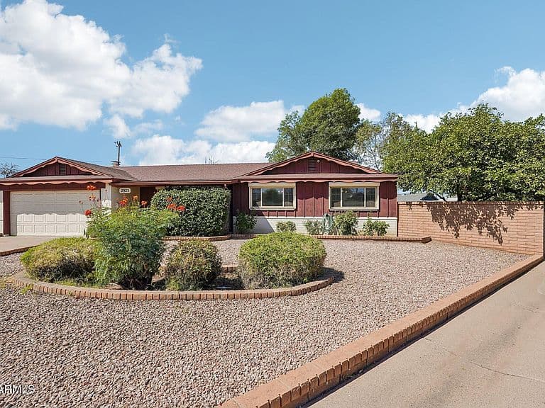 2923 W WINDROSE Drive photo 4