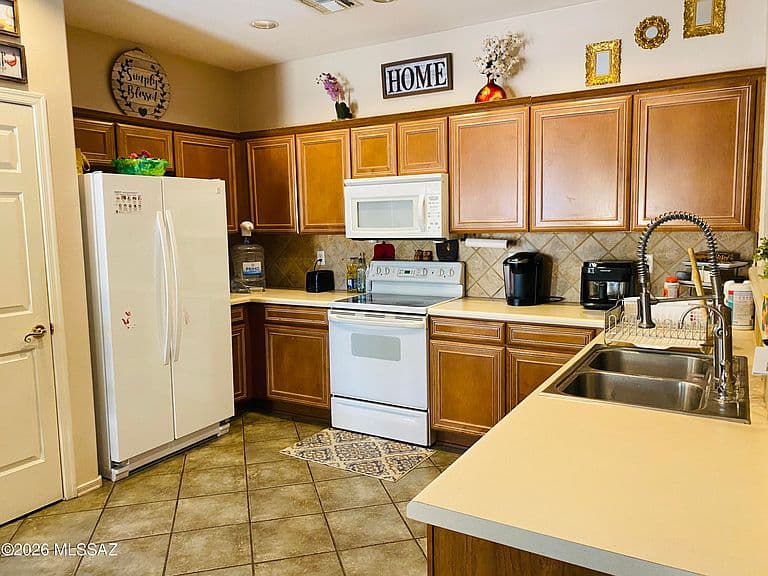 202 E Corte Rancho Encanto photo 5