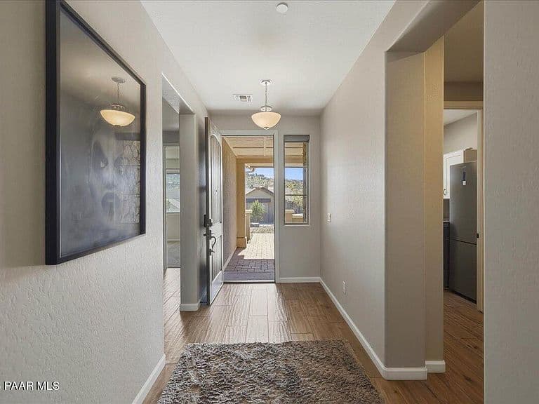 1125 Sunrise Blvd photo 4