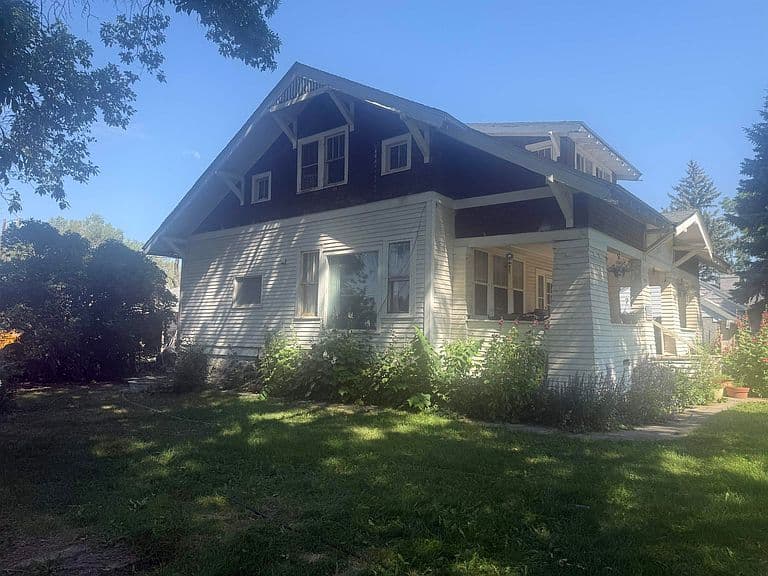 94 S 1st St W photo 3