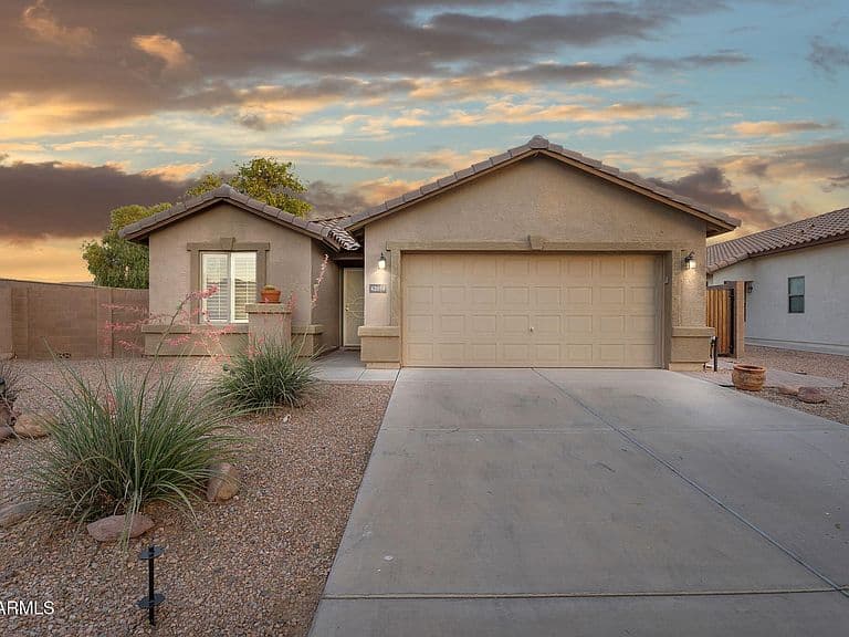 42059 W Cheyenne Drive photo 2