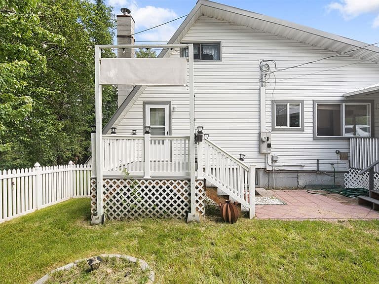 150 5th St W photo 4