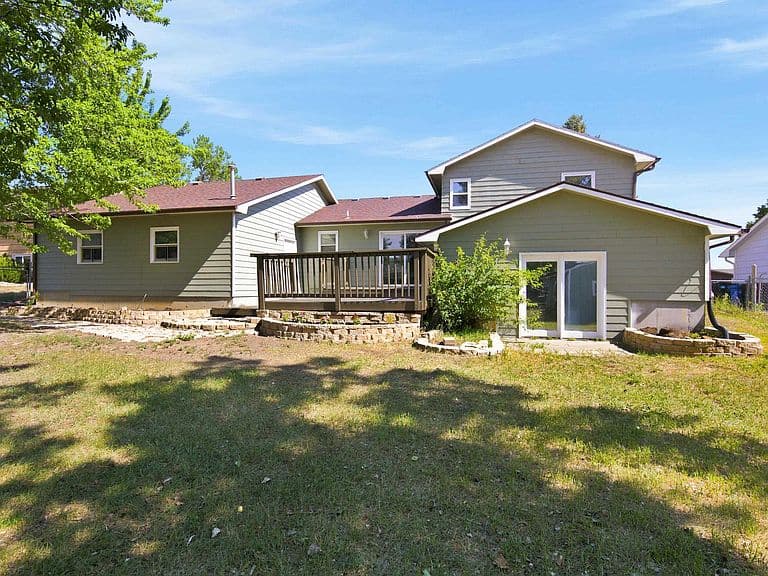 1105 Fir Dr photo 3