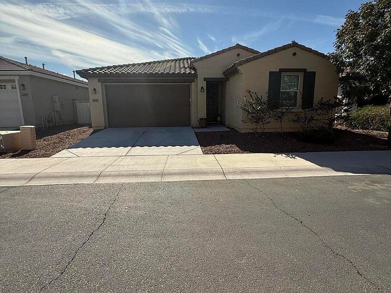 21045 W Coronado Rd photo 1