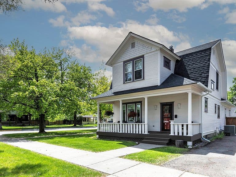 327 Tremont St photo 4