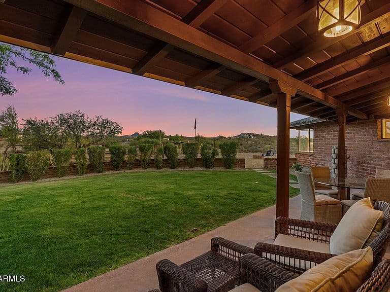 890 W PALO VERDE Drive photo 3