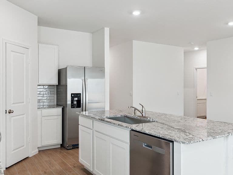 34811 W Angelo Drive photo 4