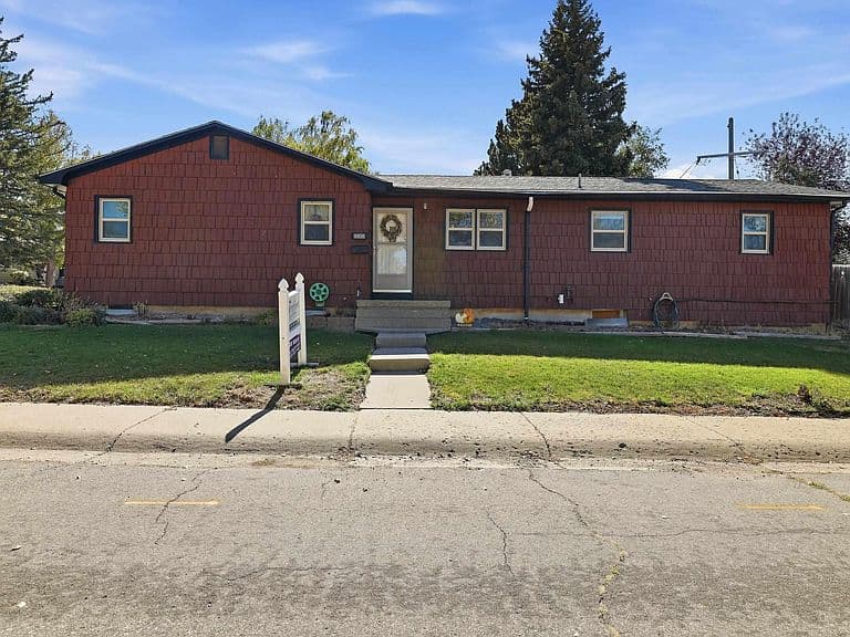 1101 Alpine Dr photo 1