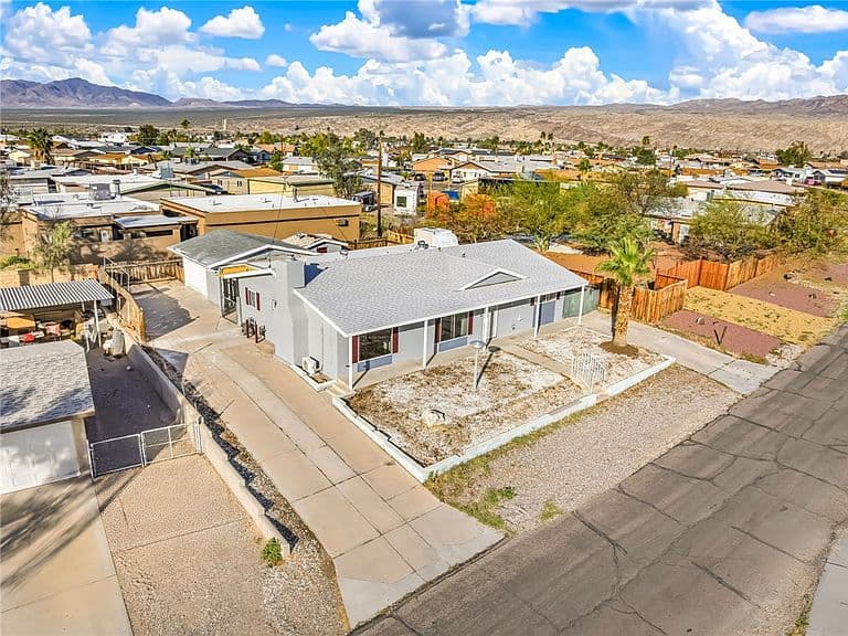 2065 Trinidad Drive photo 2