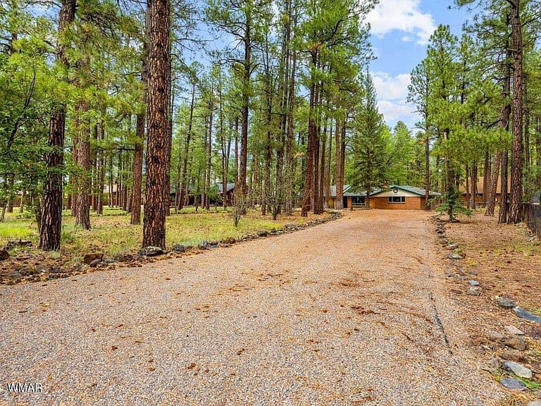 538 S Woodland Ln photo 2