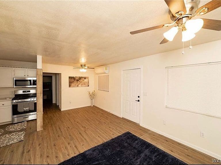 3264 E Leroy Ave photo 4
