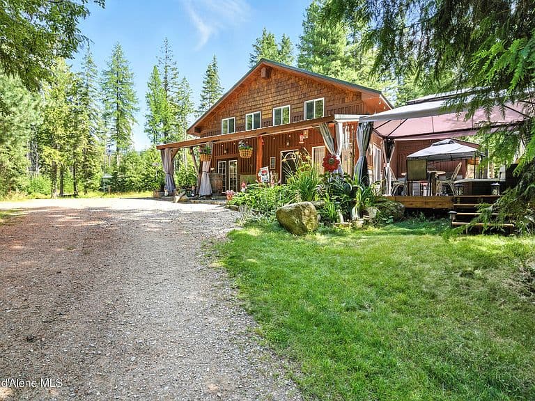 528 Trapper Creek Rd photo 2