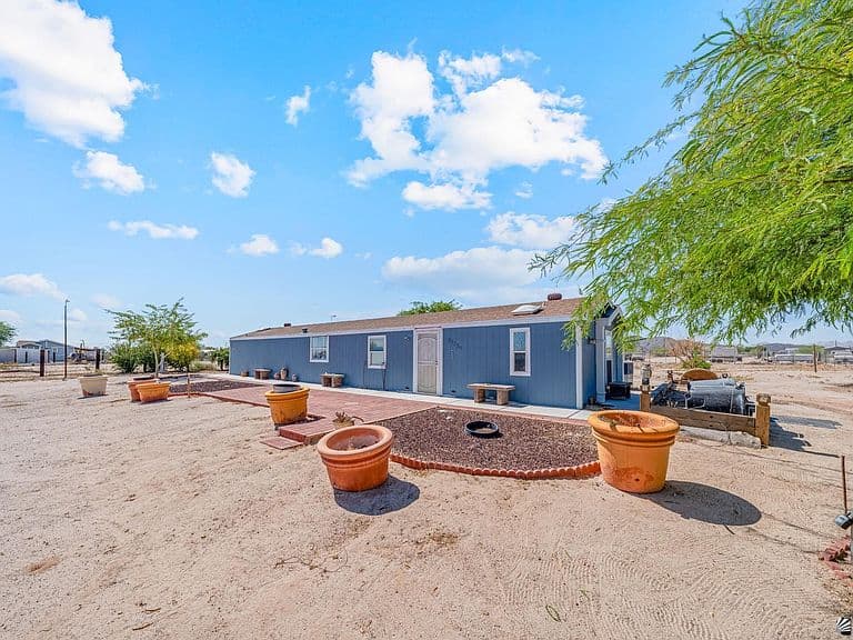 28289 E Boris St photo 2