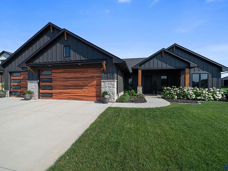 5505 E Canter Ridge Cir photo 2
