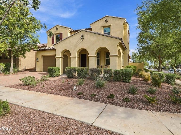 2087 N PARK Street photo 3