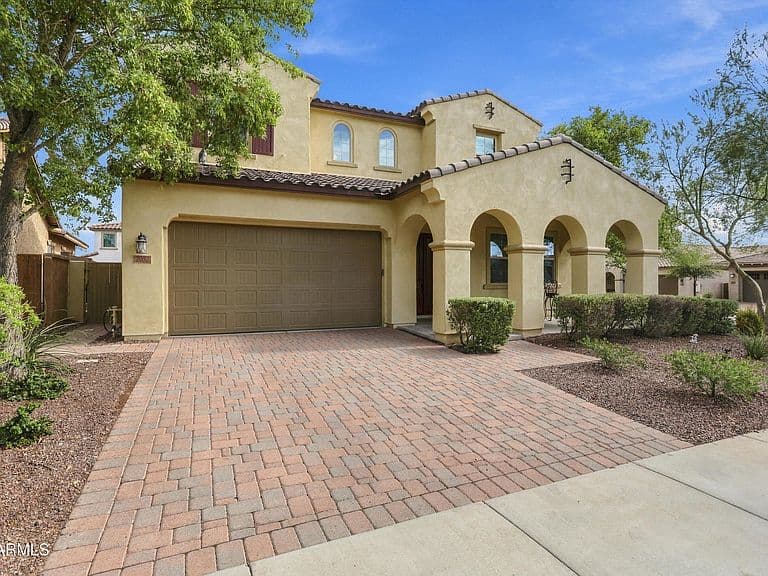 2087 N PARK Street photo 2