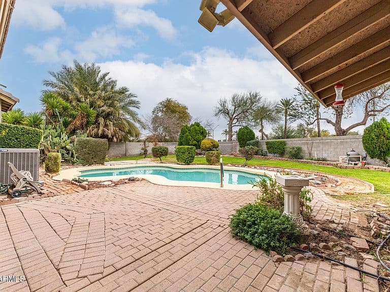 14301 W Mitchell Dr photo 3