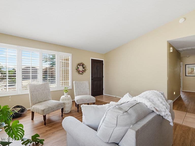 63814 E Poco Ln photo 4