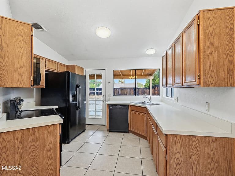 2570 W Sunset Rd photo 2