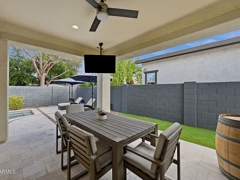 153 N ABALONE Drive photo 4