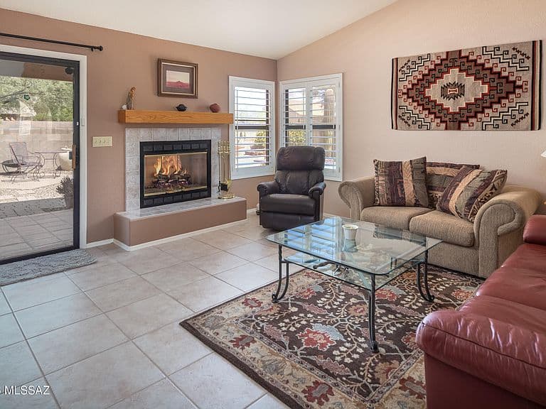 1535 E Ganymede Dr photo 4