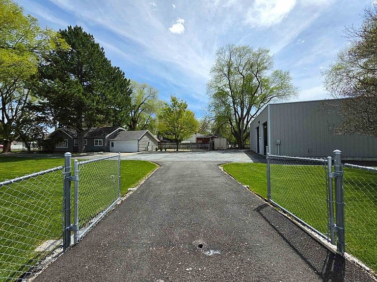 3991 Hawthorne Rd photo 3