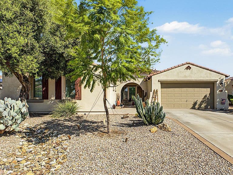 4037 E CLUBVIEW Drive photo 2