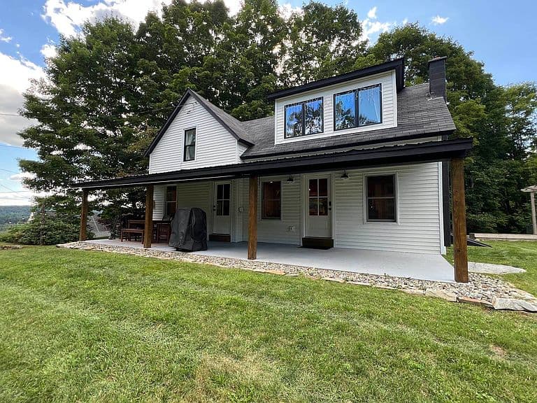 135 East Ridge Road photo 1