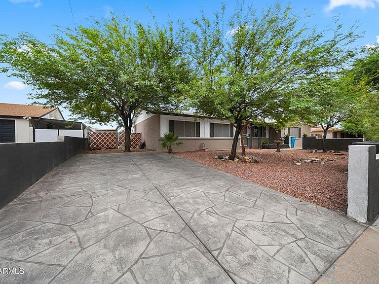 4035 W ORANGEWOOD Avenue photo 4
