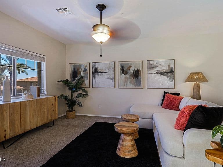 525 N MILLER Road #207 photo 1