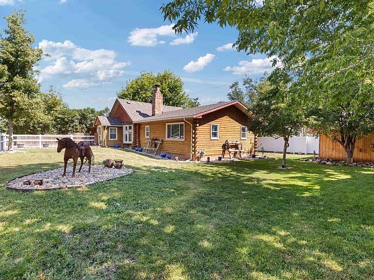 622 Harter Dr photo 3