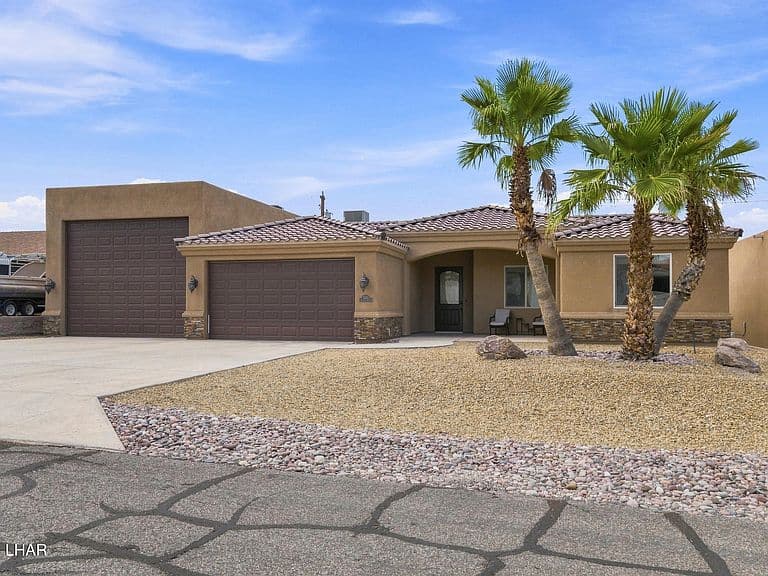 3220 Dolphin Dr photo 3