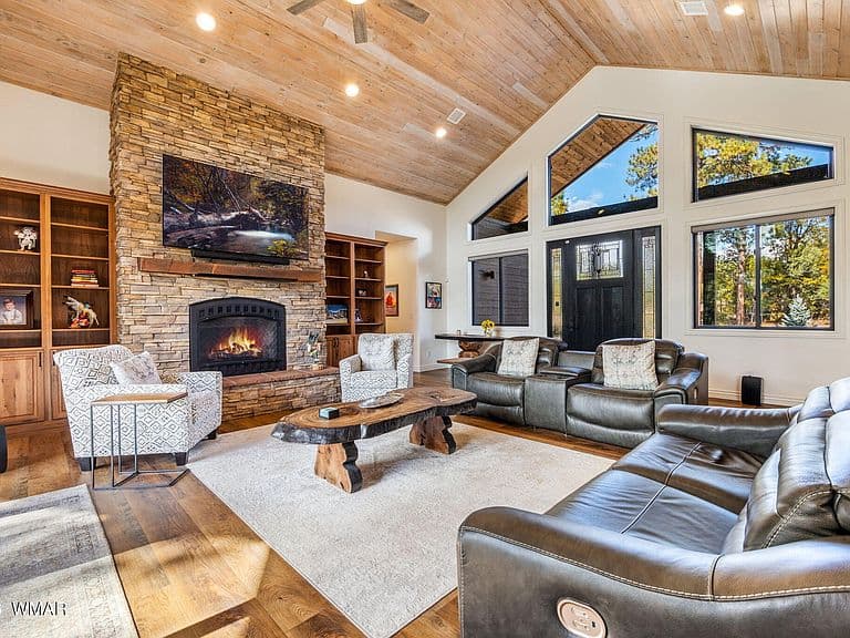 3301 Snowberry Loop photo 4