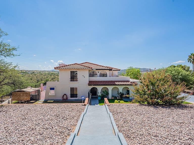 936 E Rancho Grande Cir photo 2