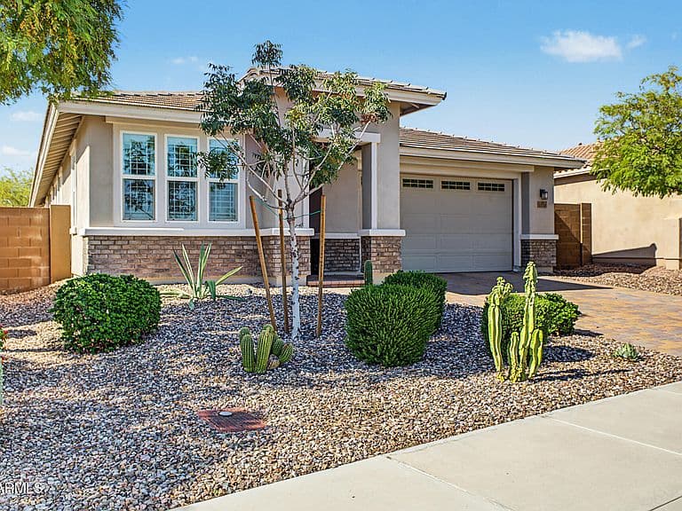 13742 W CHUCKS Avenue photo 3