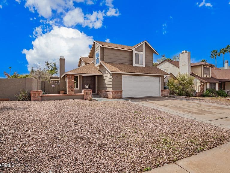 6533 E BEVERLY Lane photo 3