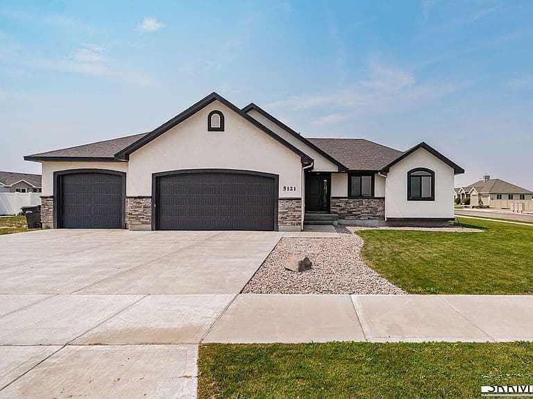 5121 Rock Creek Dr photo 1