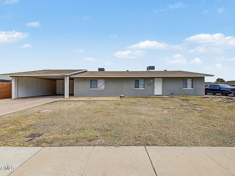 8102 W Heatherbrae Drive photo 1