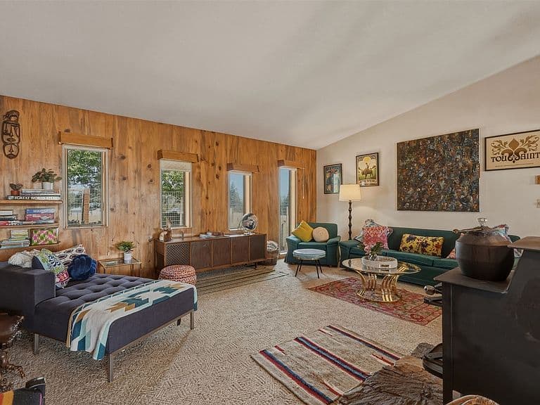 494 Cole Ave photo 4